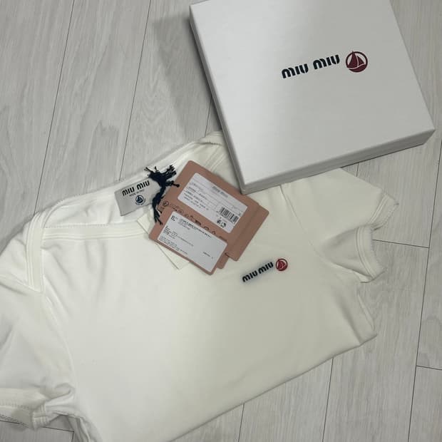 미우미우 프티 바토 티셔츠