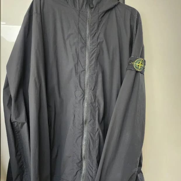 스톤아일랜드 바람막이 판매합니다