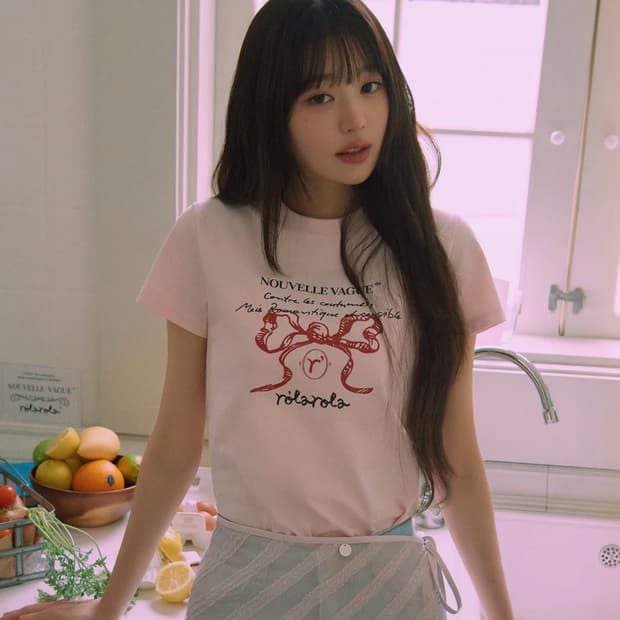 로라로라) ROLA RIBBON HALF T-SHIRT 장원영 티셔츠