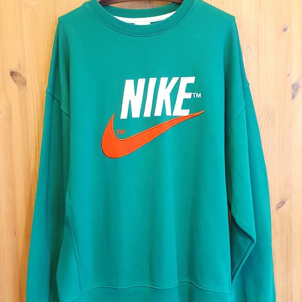 105.나이키 빅스우시 맨투맨