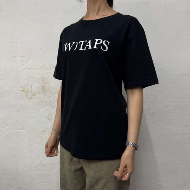 더블탭스 16ss 블랙컬러 비주얼업아머드 양면 프린팅 코튼 크루넥 반팔