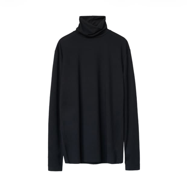 폴리테루 터틀넥 4사이즈 블랙팝니다.