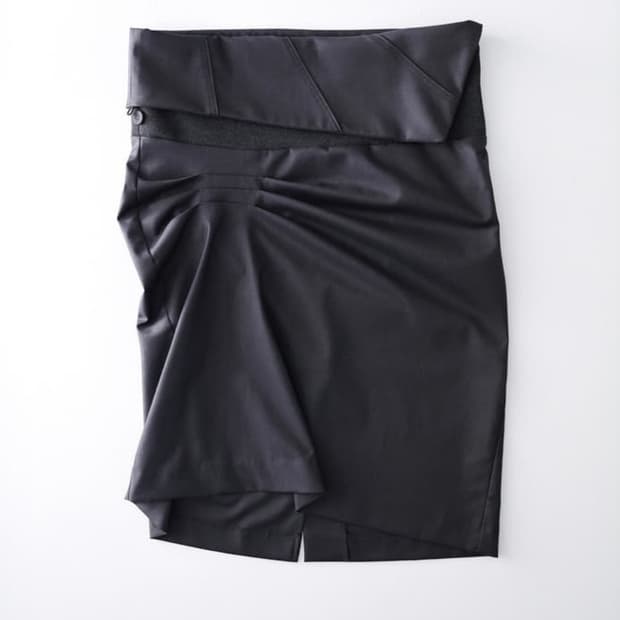 울리카 상투스 핀턱 미디스커트 M