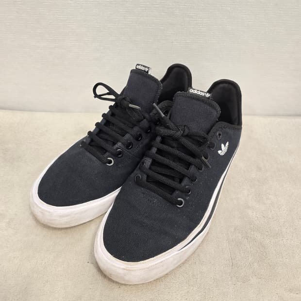 아디다스 블랙 스니커즈 250