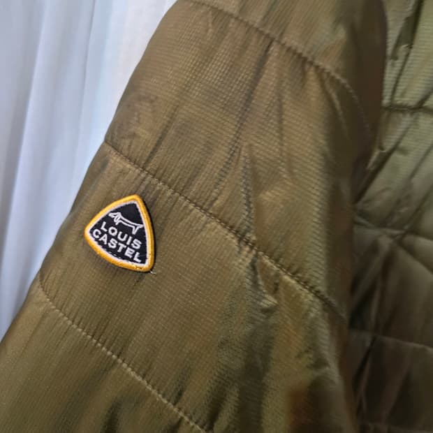 루이까스텔 경량패딩 