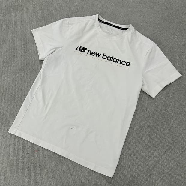 뉴발란스 반팔 티셔츠 화이트 s