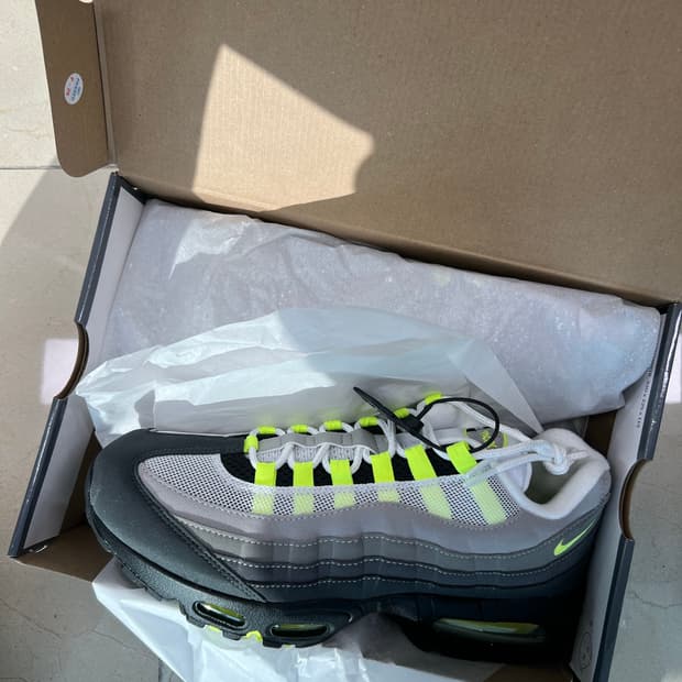 나이키 에어맥스95 형광