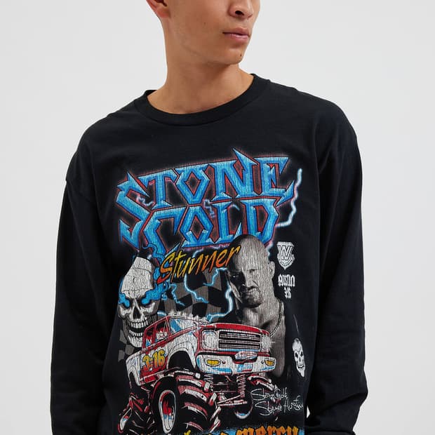 새상품 어반아웃피터스 WWE 스톤콜드 롱슬리브 긴팔티