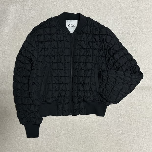 코스 퀄티드 보머 재킷