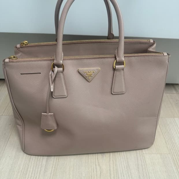( 정품 ) Prada 프라다 사피아노 가방 도트백