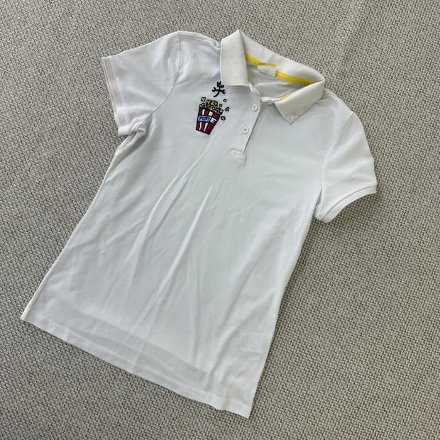 90 까스텔바작 자수 화이트 카라 반팔티 0416D