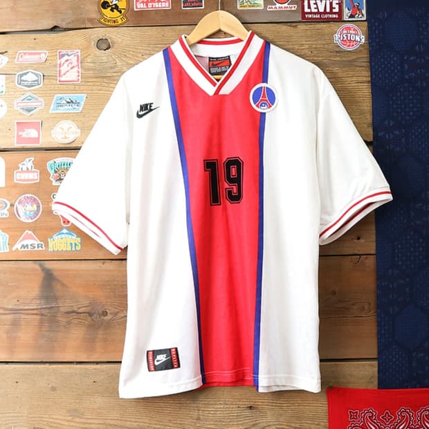 영국산 90S NIKE 나이키 파리 생제르망 95-96시즌
어웨이 저지