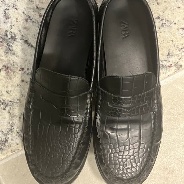 (270) 자라 로퍼 블랙