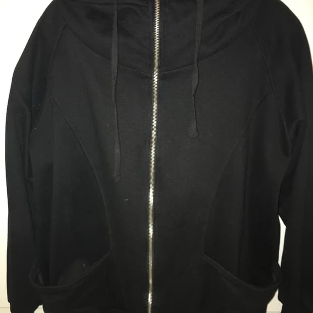 Hooded zip-up