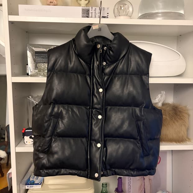 블랙업 레더 조끼