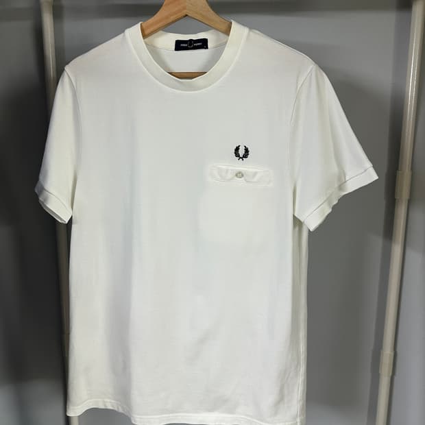프레드페리 피케 재질 티셔츠