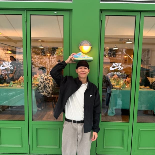 L) 로꼬 착용 나이키 NSW 클럽 코듀로이 해링턴