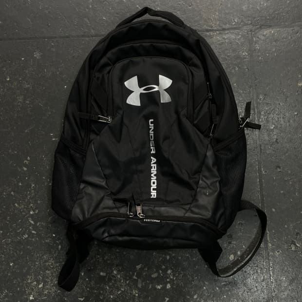 언더아머 백팩