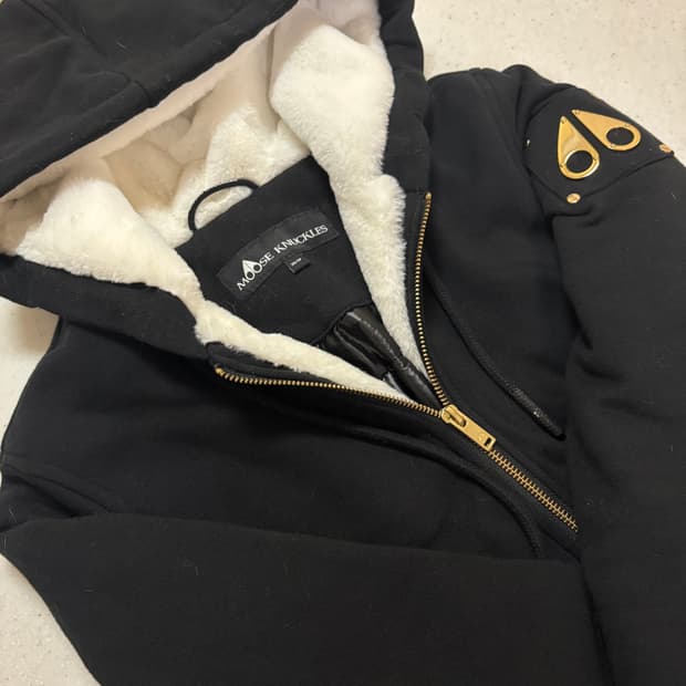 무스너클 금장 버니스웨터 여성 xs