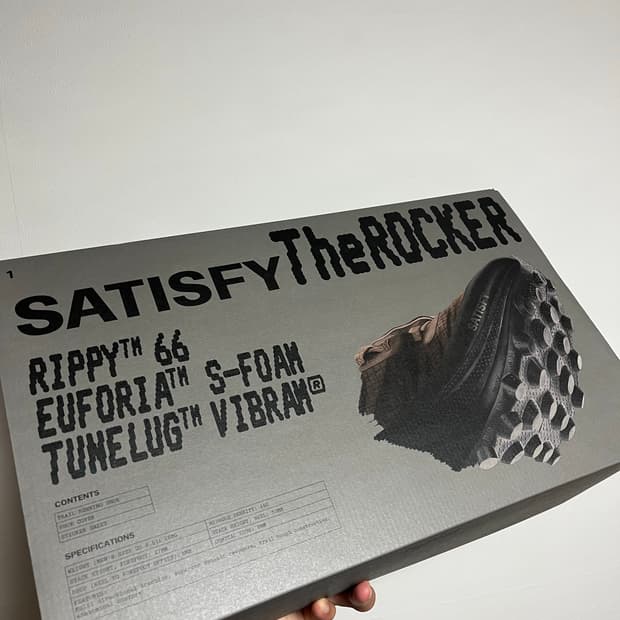 Satisfy the rocker 새상품 판매합니다.