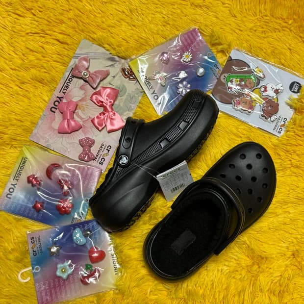 새상품 크록스 플랫폼 라인드 털클로그 블랙 230