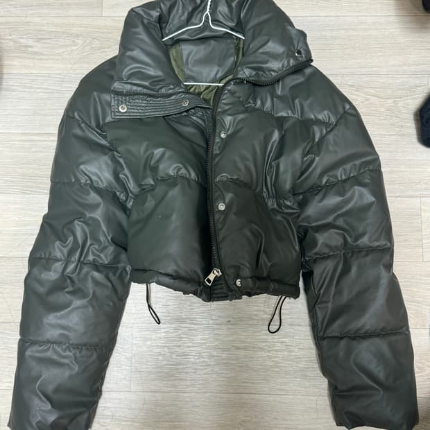 에잇세컨즈 크롭패딩