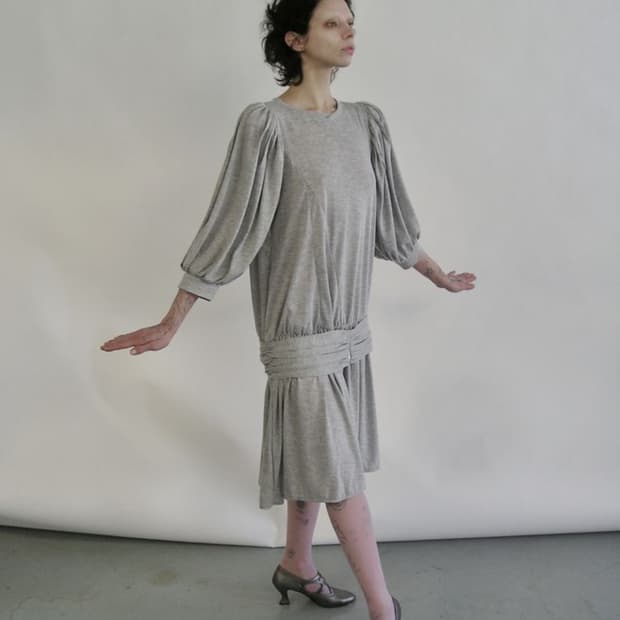 에옹쓰 eonts Art Nouveau Dress - gray