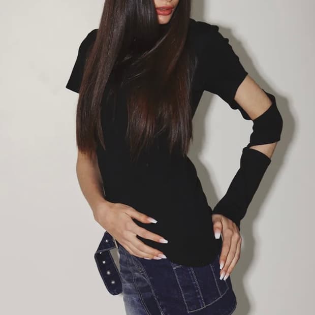 언발 소매 컷팅 티셔츠