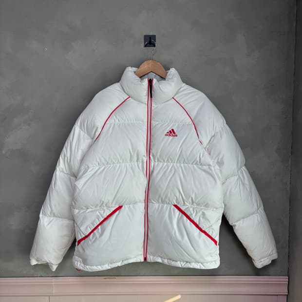 아디다스 화이트 덕다운 패딩