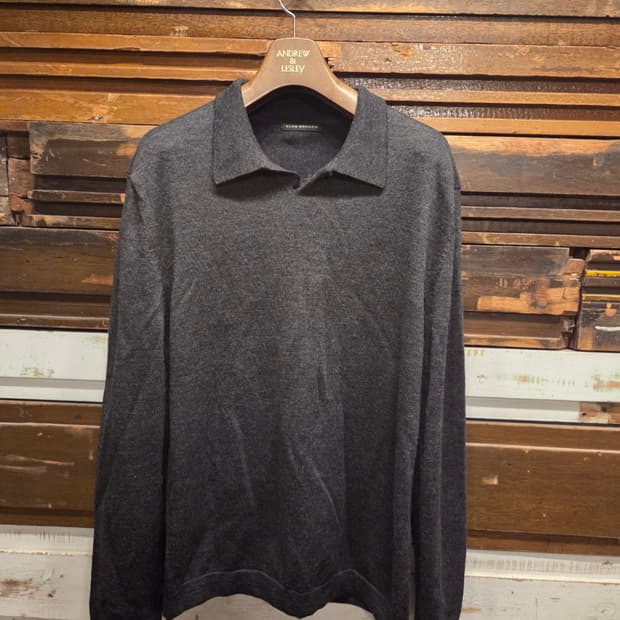 클럽모나코 오픈칼라넥 니트 