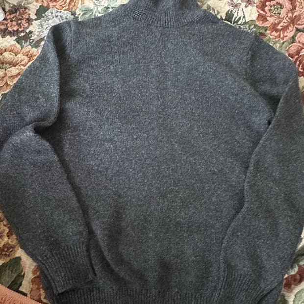 유니클로 터틀넥니트 