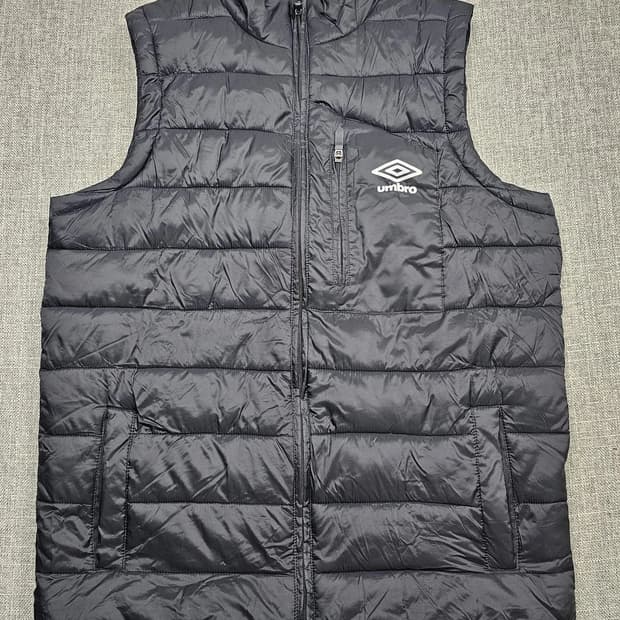 엄브로 클럽 에센셜 질레트 패딩 조끼