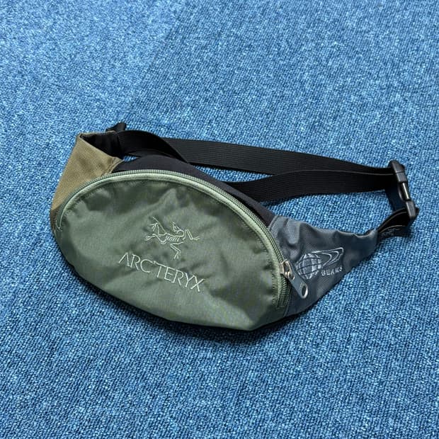 아크테릭스 x 빔즈 콜라보 힙색 미니백