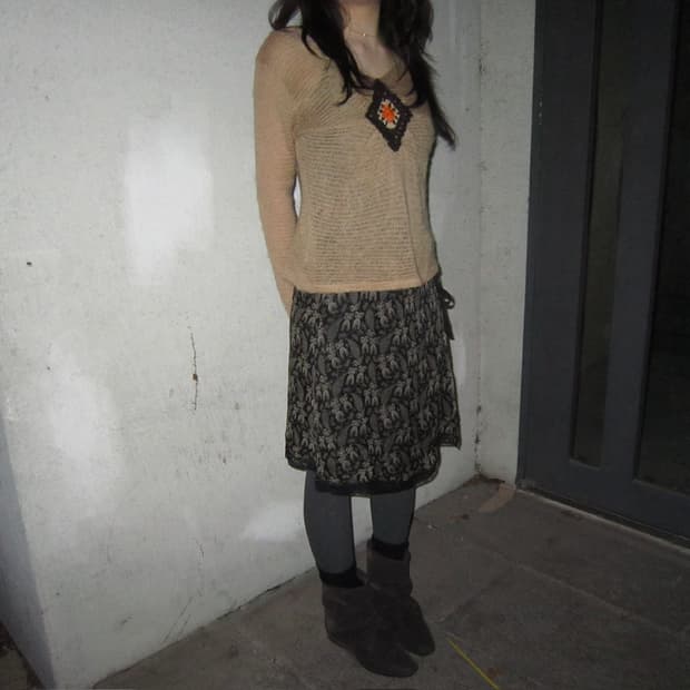 빈티지 브이넥 니트 크로셰 짜임 디테일 베이지