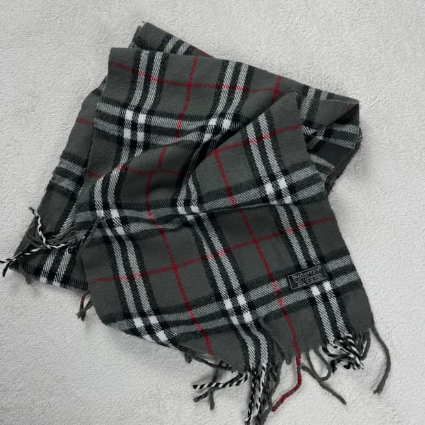 버버리 그레이 노바 체크 램스울 머플러