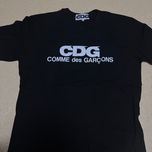 CDG 반팔 XL사이즈