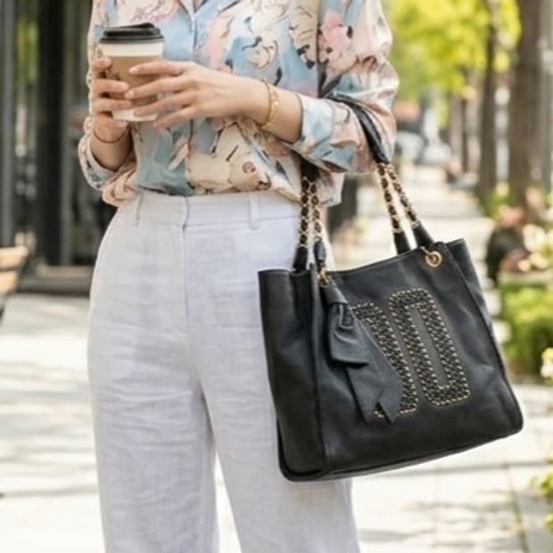 닥스 DD 스터드 로고 소가죽 숄더백