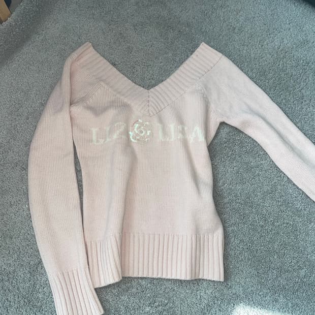 리즈리사 브이넥 오프숄더 니트 (착샷)