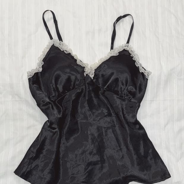 Black sleeveless 
