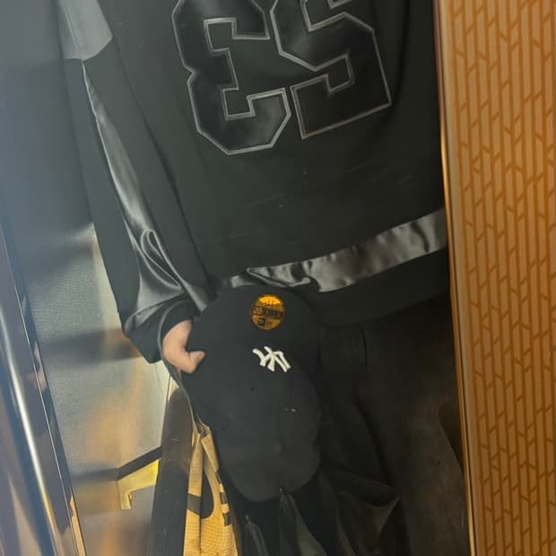 조던 브루클린 컬리지에이트 하키 져지 100(M) 사이즈 크게 나왔어요