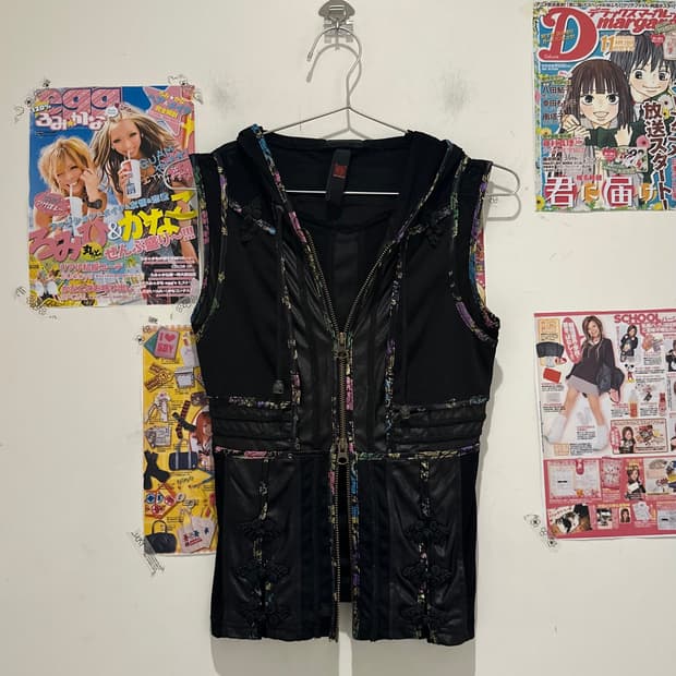 Ozz On Oriental Hooded Zip-Up