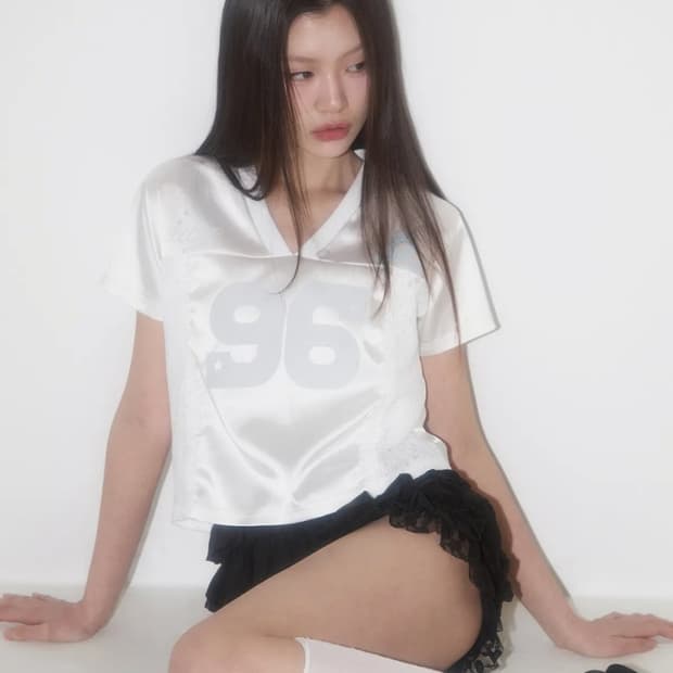 일리고 레이스 브이넥 져지 티셔츠 화이트