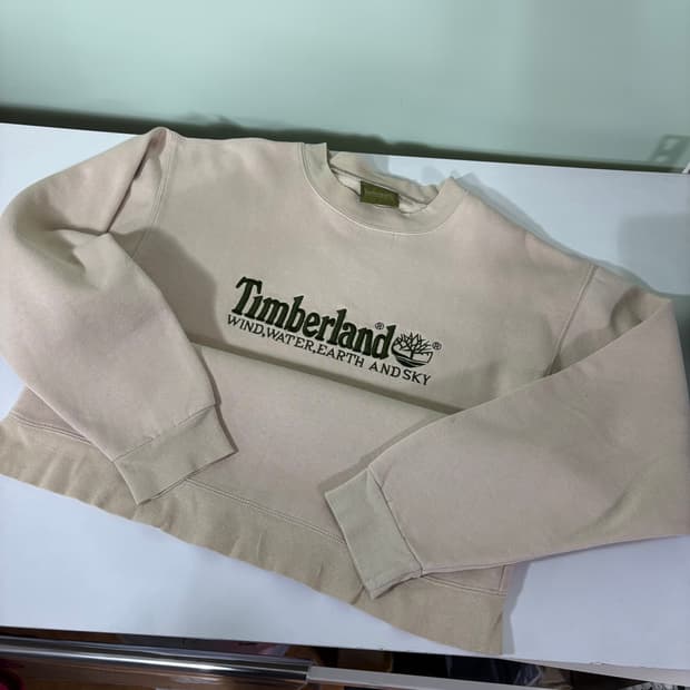 95 팀버랜드 베이지 자수로고 맨투맨