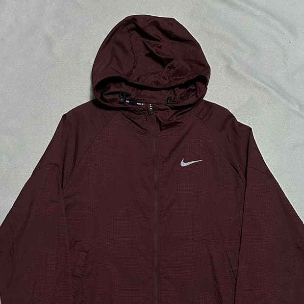 L 니이키 스우시 버건디 러닝 바람막이