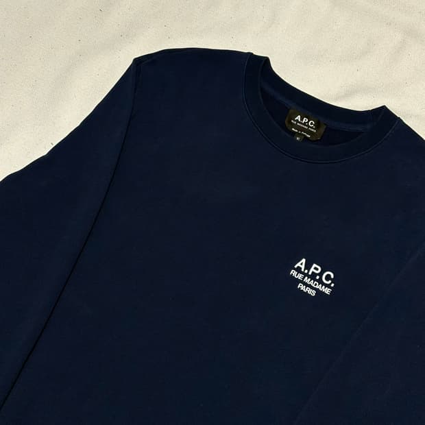 XL 아페쎄 AP.C. 스탠다드 르 마담 네이비 맨투맨