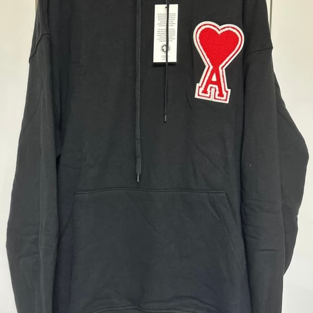 아미 하트 로고 블랙 후드티