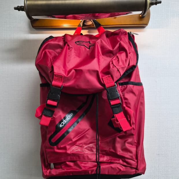 새제품 OS) 알파인스타 트랙커 백팩 팝니다