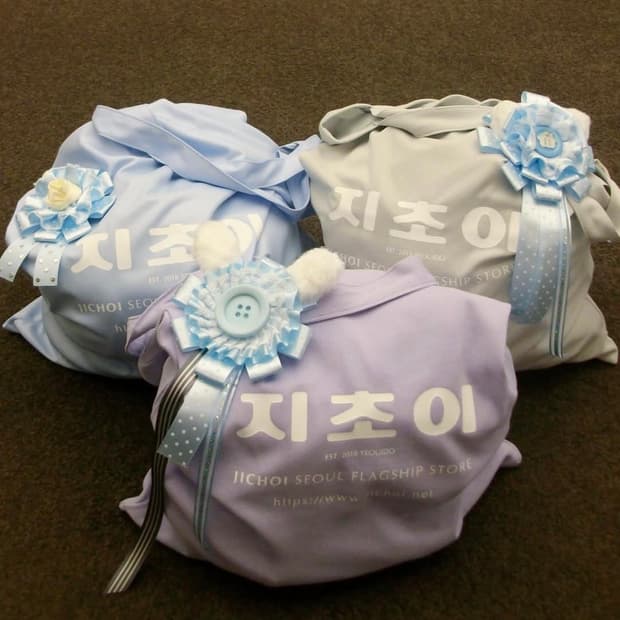 지초이 flagship store shopper bag