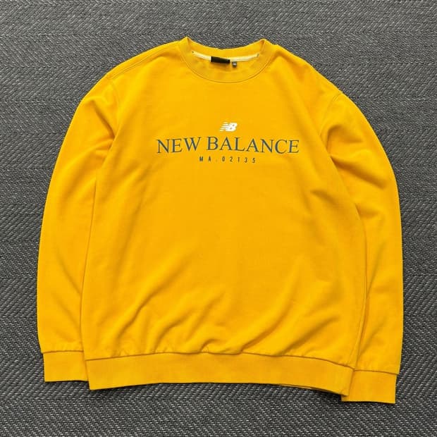 뉴발란스 로고 맨투맨v0423