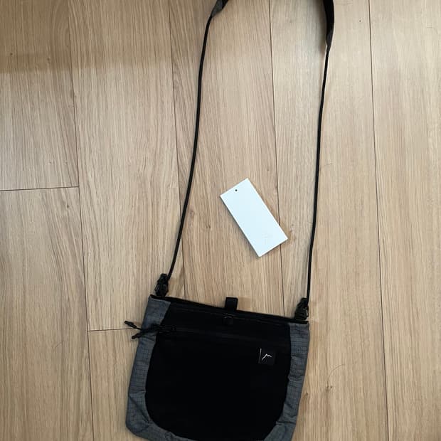 cayl 케일 설악2 사코슈 크로스백 그레이 새상품